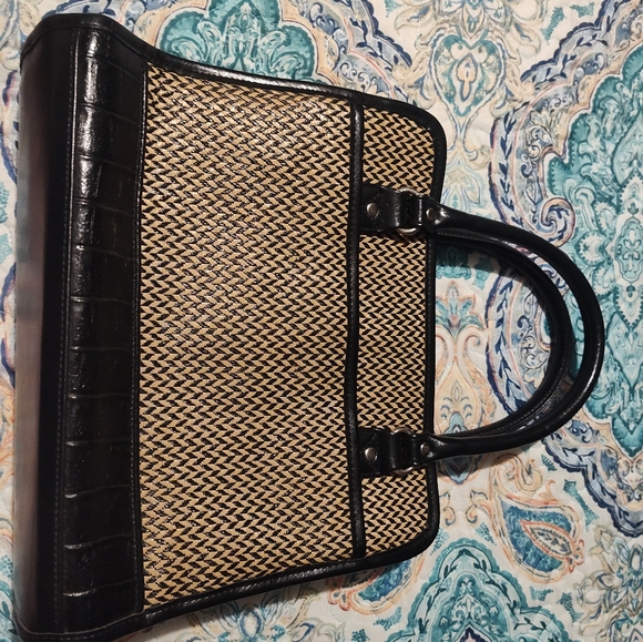 Marlo Handbag - Picture 2 of 8